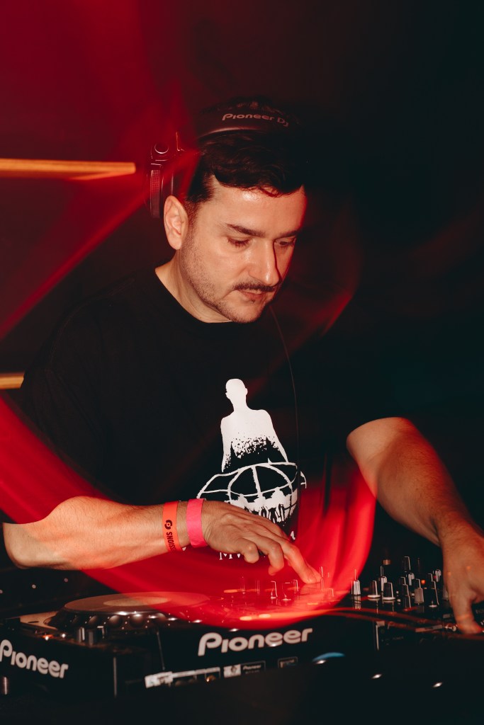 INFERNIN (B-DAY JEZ)  Com Vermelho w/&nbsp;Peve